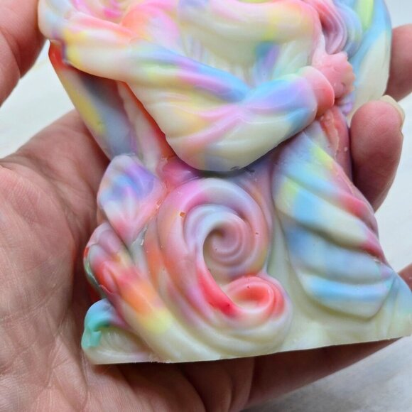 Handpoured ✦ Mother’s Embrace Candle ✦ Pastel Soy Wax Sculpted Maternal Love NWT - Picture 3 of 8